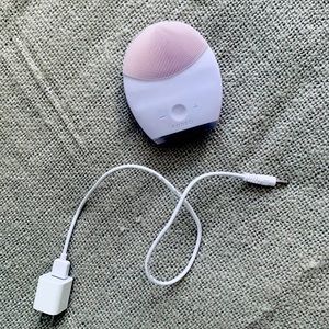 FOREO LUNA 2 for Sensitive Skin